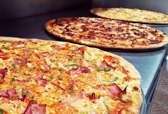 MeGa Pizza