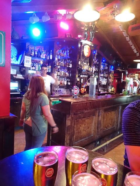 Quasi Modos Bar