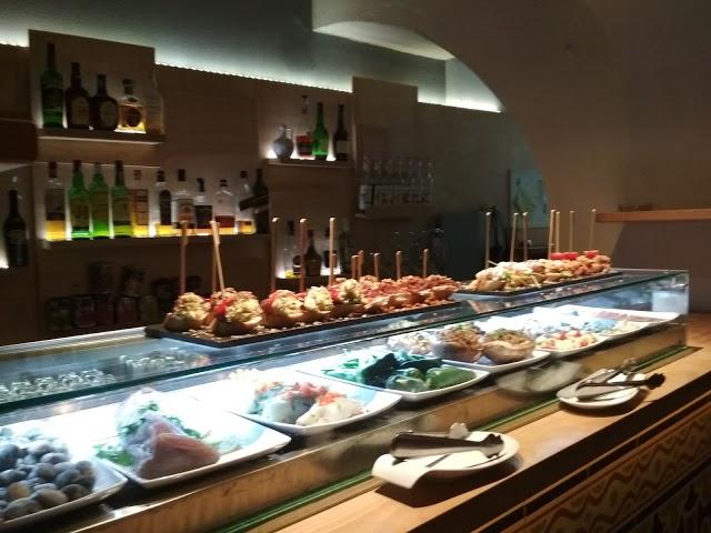 Vinoteca Mezzanine