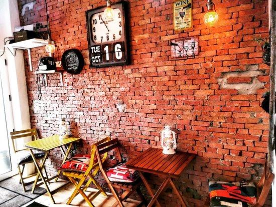 Casa Vintage Tapas & Wine