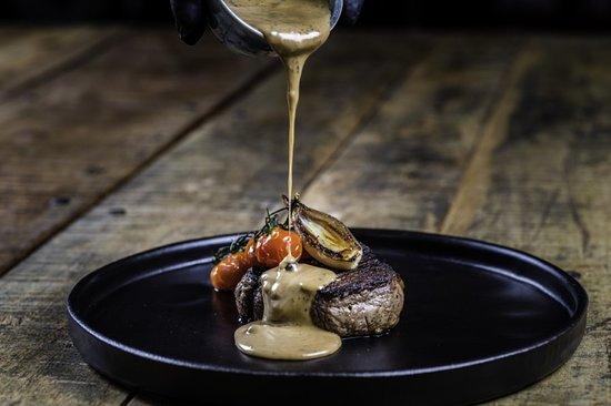 Artisan - Restaurant & Cocktail Bar