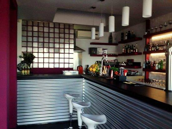 ZONA - Cocktail Lounge