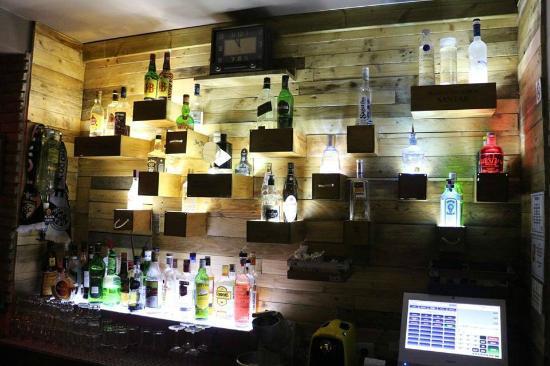 Della Roca Bar