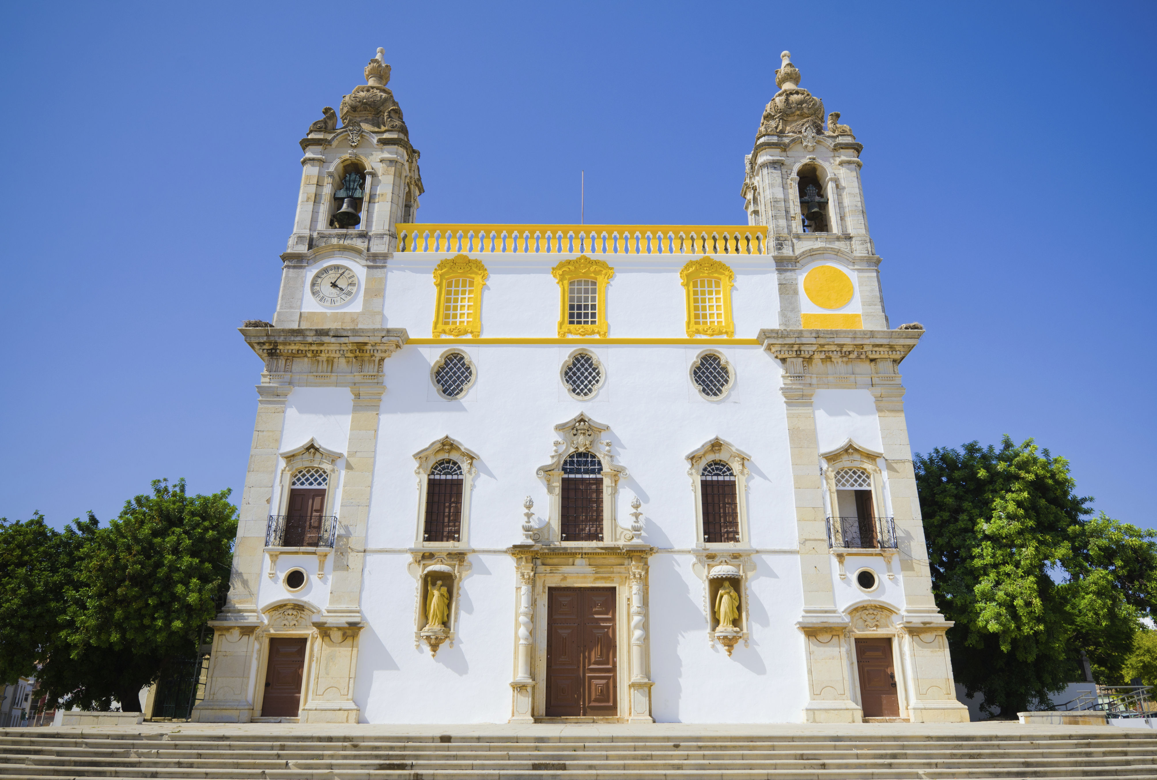 Igreja de Nossa Senhora do Carmo & Capela dos Ossos